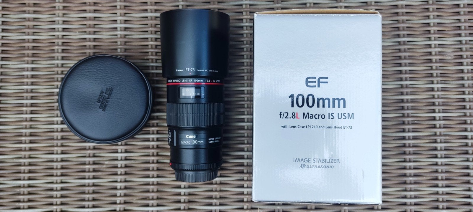 Canon EF 100MM 2.8 L IS Macro in doos, Ophalen, Canon, Zo goed als nieuw, Canon EF