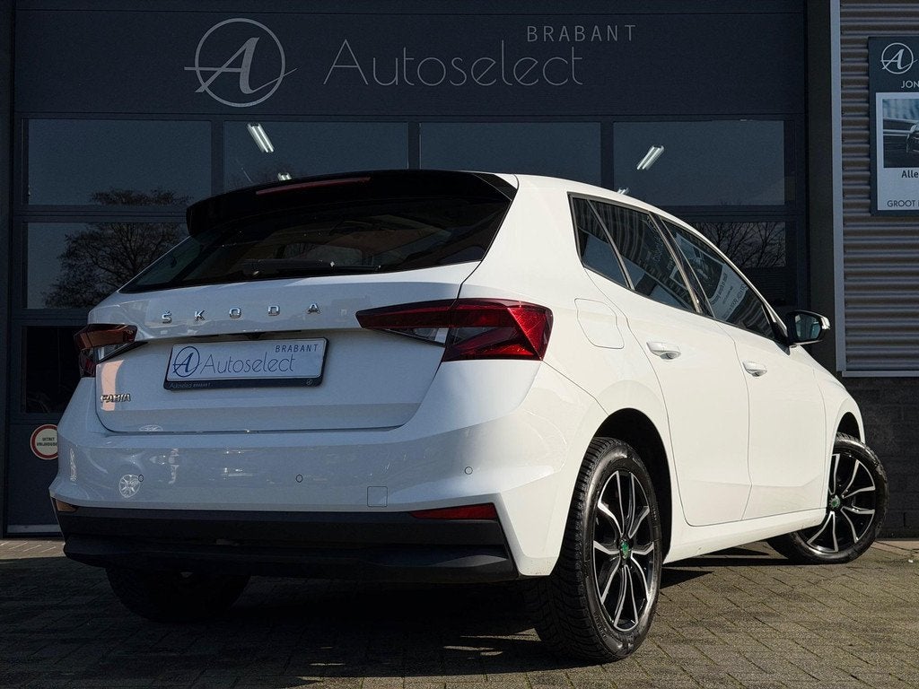 Skoda Fabia 1.0 TSI Color Edition Pano Camera CarPlay, Voorwielaandrijving, Stof, Gebruikt, 95 pk