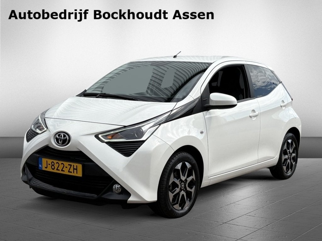 Toyota Aygo 1.0 VVT-i x-joy | Climate Control | Camera, Stof, Gebruikt, 4 stoelen, Wit