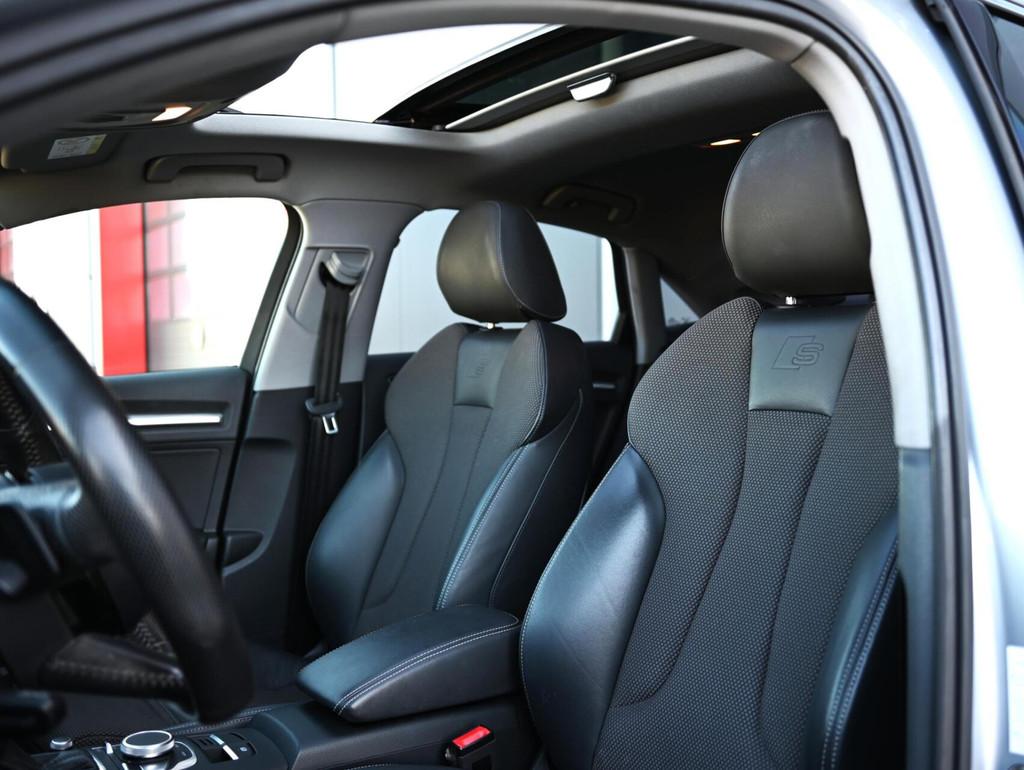 Audi A3 Limousine 1.5 TFSI CoD Sport S-Line Edition | Pano |, Gebruikt, Alcantara, Bedrijf, Sedan