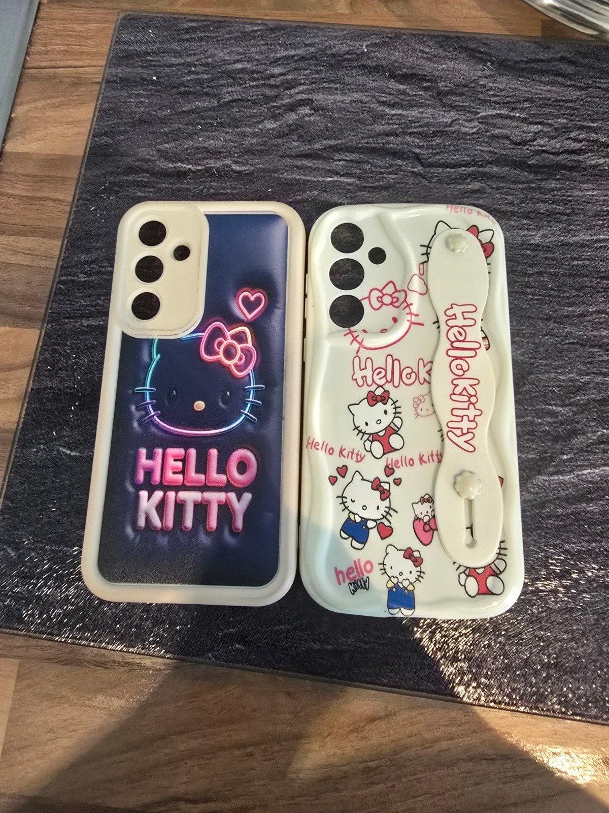 2 Hello Kitty telefoonhoesje voor Samsung A55, Ophalen of Verzenden, Zo goed als nieuw, Hoesje of Tasje