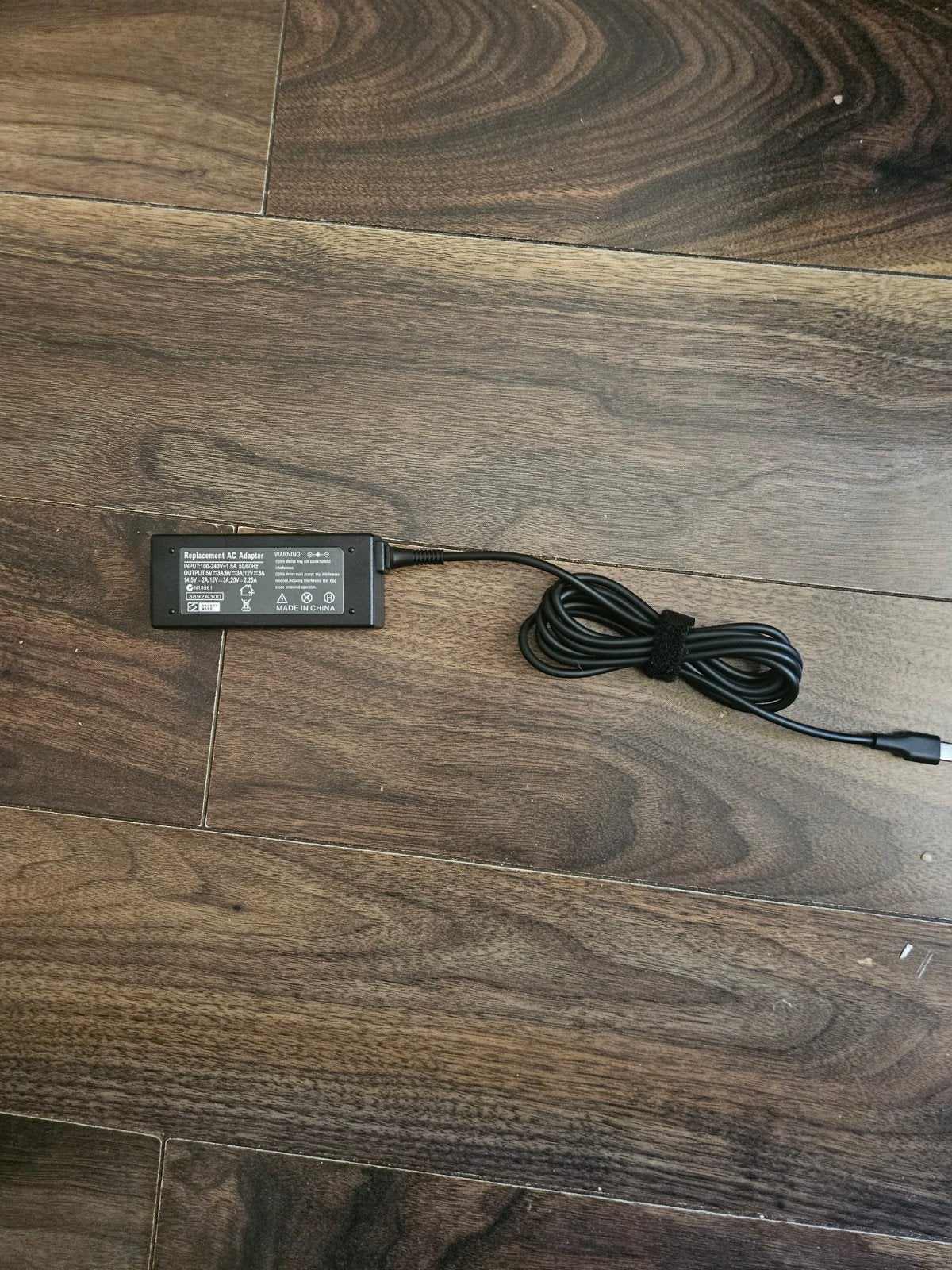 Nieuwe Universele AC Adapter 100-240V, Diverse Outputs, Ophalen of Verzenden, Nieuw