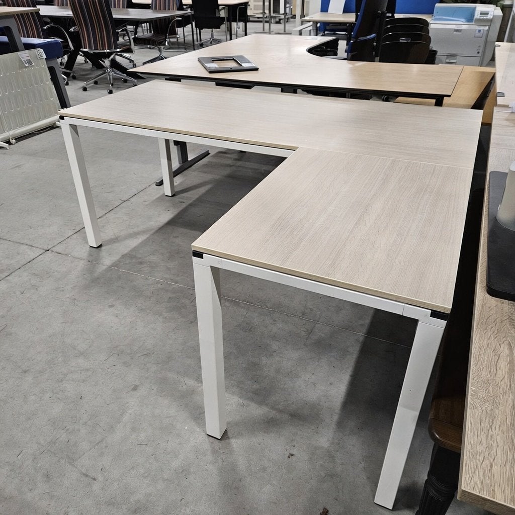 Ahrend hoekbureau -180x160 cm | rechtse hoek, Diversen, Niet ingevuld, Gebruikt, Niet ingevuld, Niet ingevuld