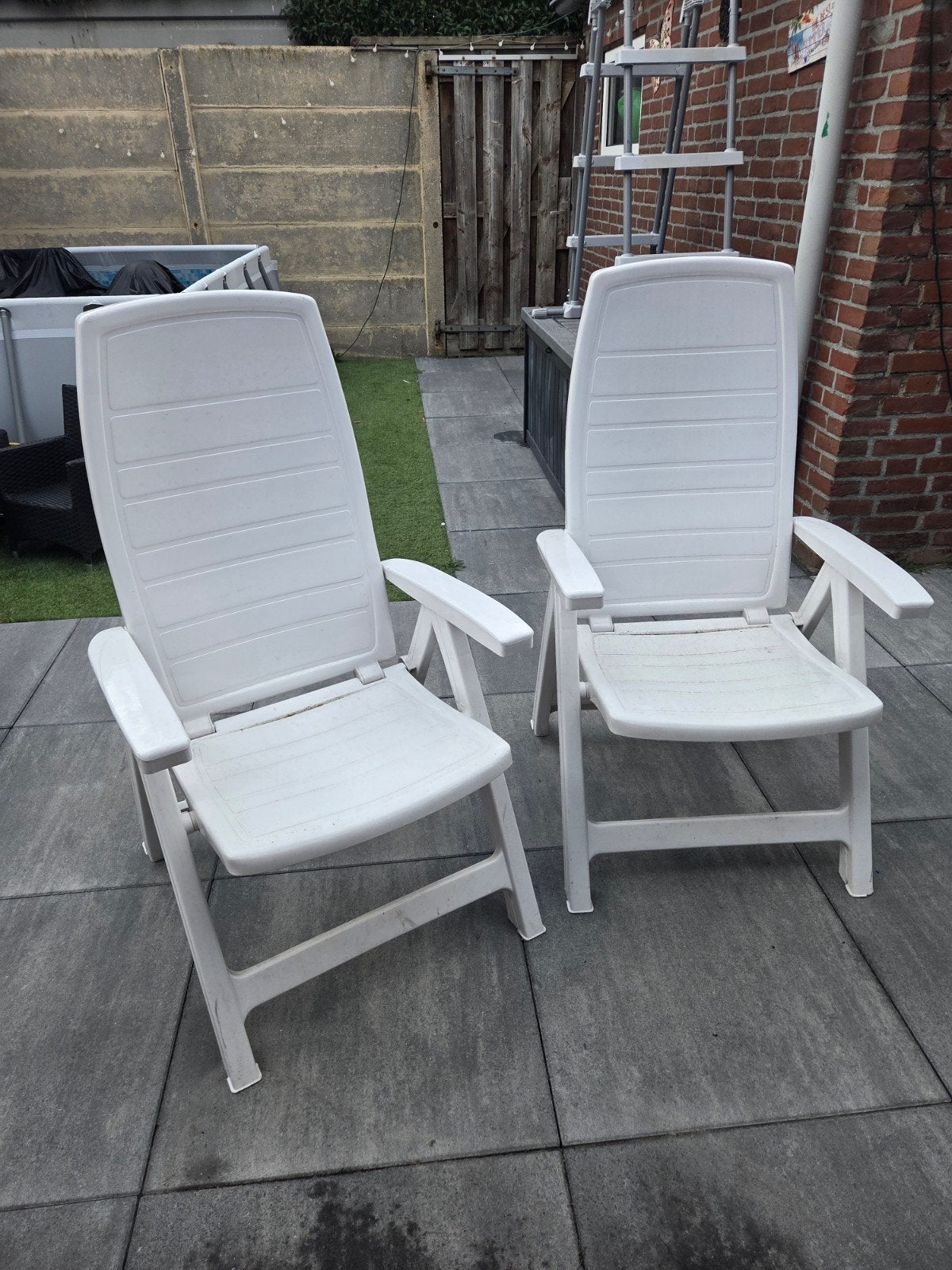 2 witte Jardin tuinstoelen, verstelbaar en inklapbaar, Tuin en Terras, Tuinstoelen, Ophalen, Gebruikt, Kunststof, Verstelbaar