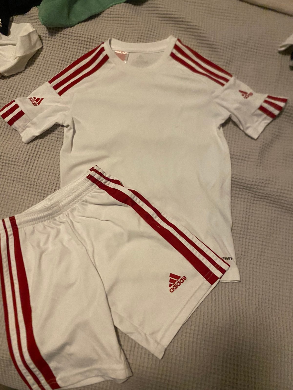 Addidas setje kinderen maat 140, Maat XS of kleiner, Ophalen of Verzenden, Zo goed als nieuw, Shirt