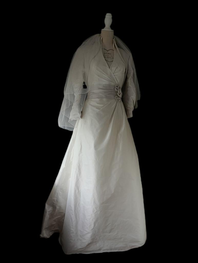 Trouwjurk Marylise lichtgrijs/creme, Ophalen, Zo goed als nieuw, Trouwjurk