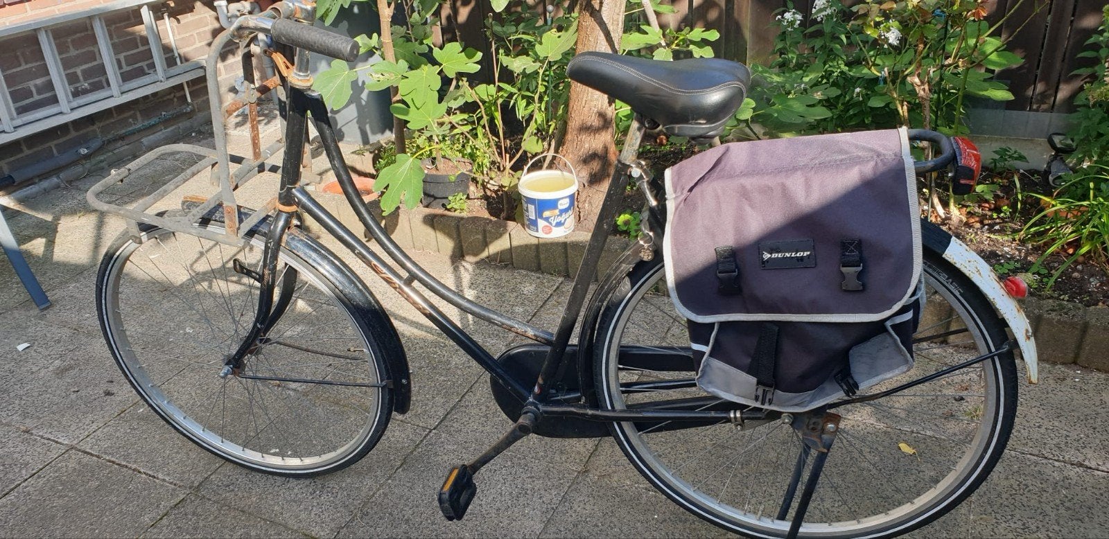 Damesfiets met voordrager en fietstassen 28 inch, Trommelrem, Ophalen, Overige merken, 53 tot 56 cm