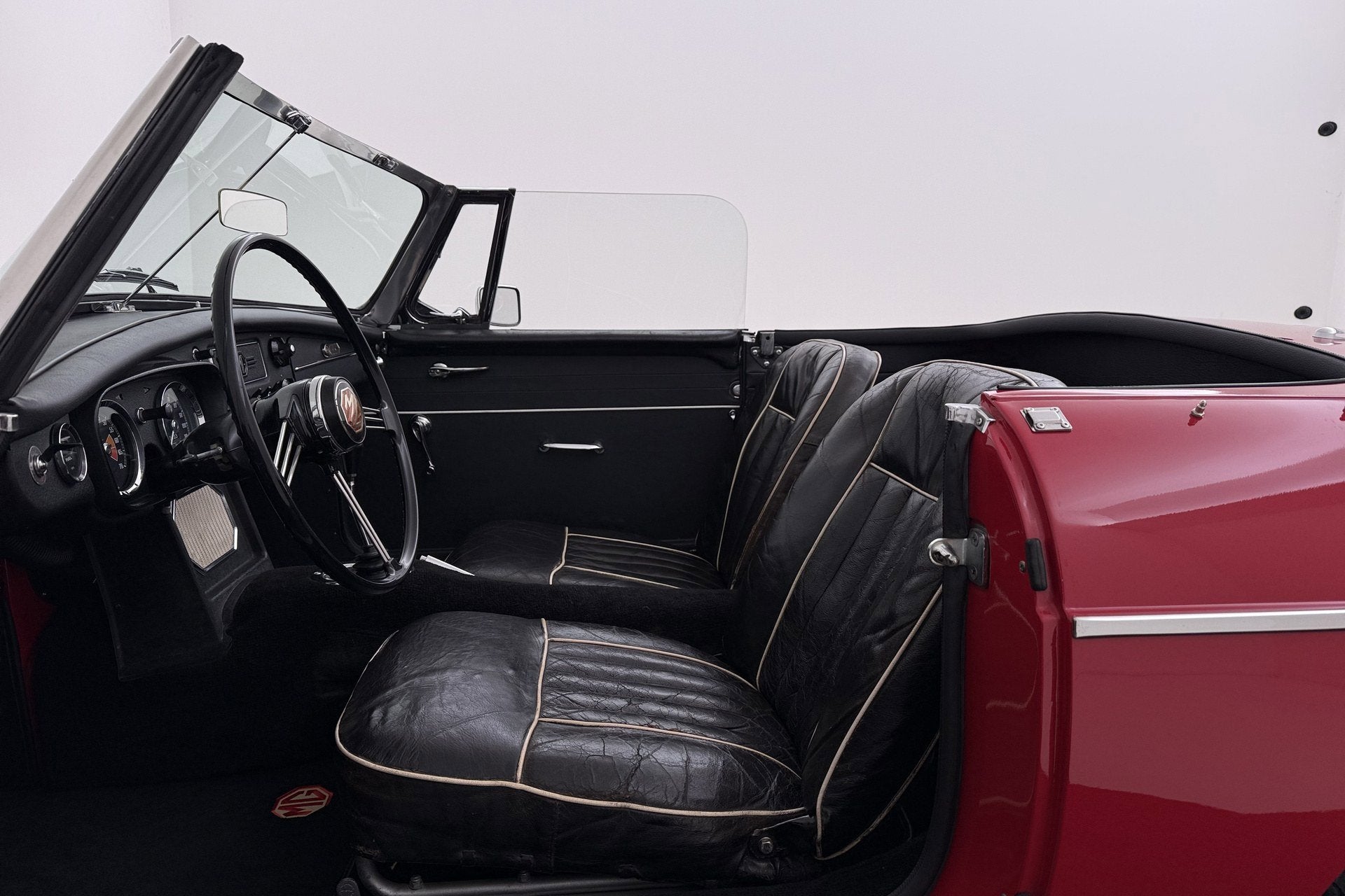 MG B type 1.8 Roadster | 'Steel Dash' | Super Nette Staat! |, Auto's, Achterwielaandrijving, Gebruikt, Zwart, Leder
