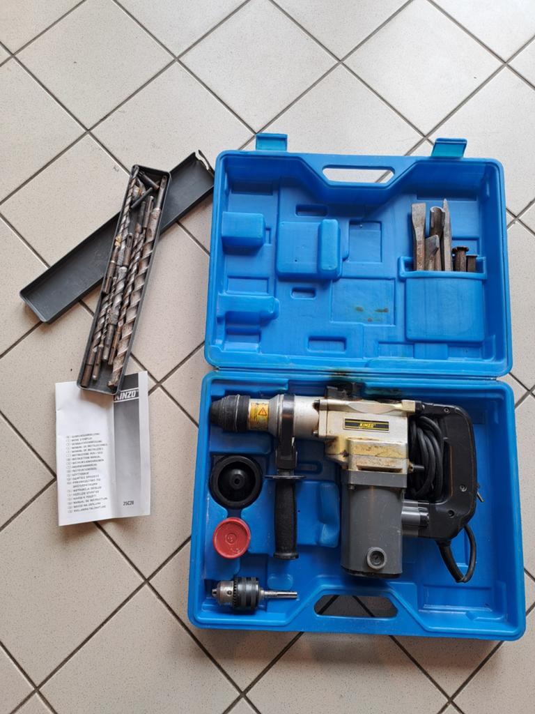Te koop: Kinzo Slag/Boorhamer met accessoires en koffer, Boor- en/of Breekhamer, Ophalen of Verzenden, Klopboormechanisme, Gebruikt