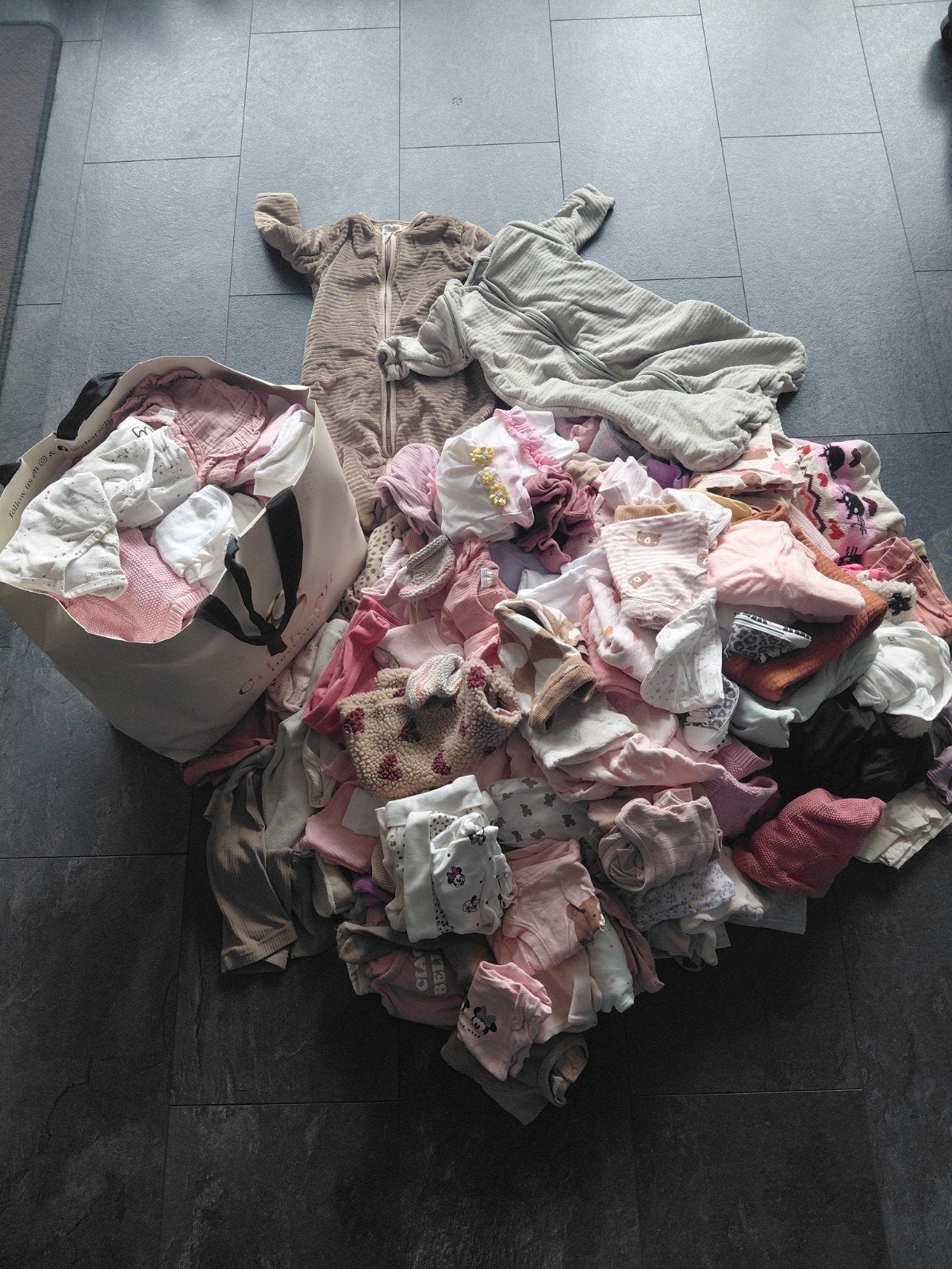 Heel veel mooie en leuke meisjes kleertjes, Ophalen, Zo goed als nieuw