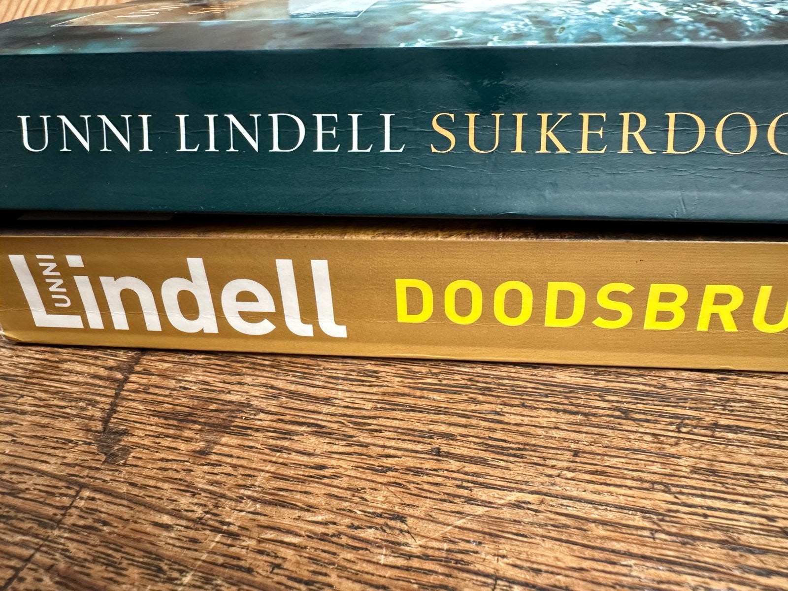 Unni Lindell: 2 titels, Ophalen of Verzenden, Zo goed als nieuw