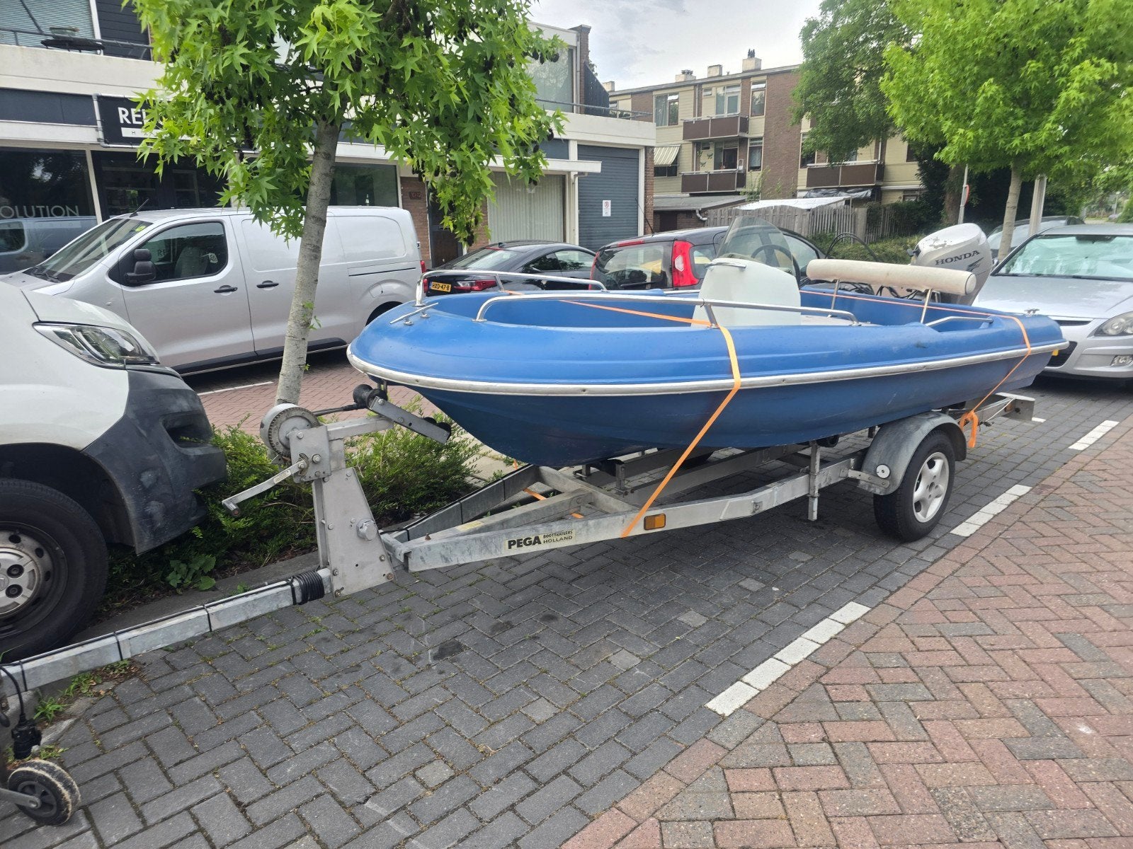 6-persoons bootje met 8pk Honda motor en trailer, 8 pk, Gebruikt, Buitenboordmotor, Polyester