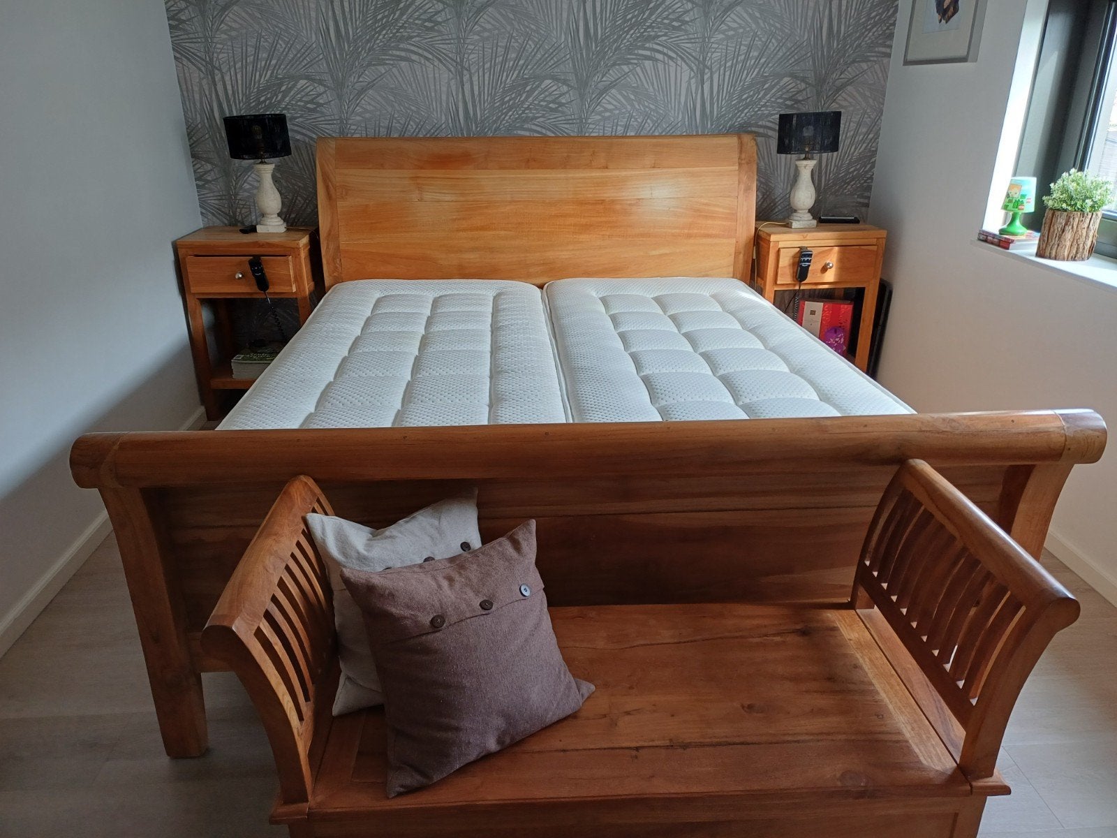 Teakhouten bed 210x180., Ophalen, Bruin, Tweepersoons, 180 cm