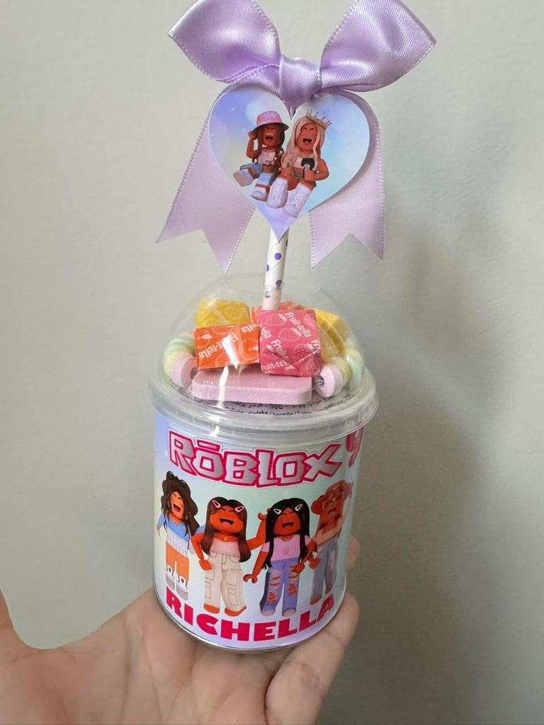 Roblox Traktatie: Chipszakjes & Pringles, Ophalen, Nieuw