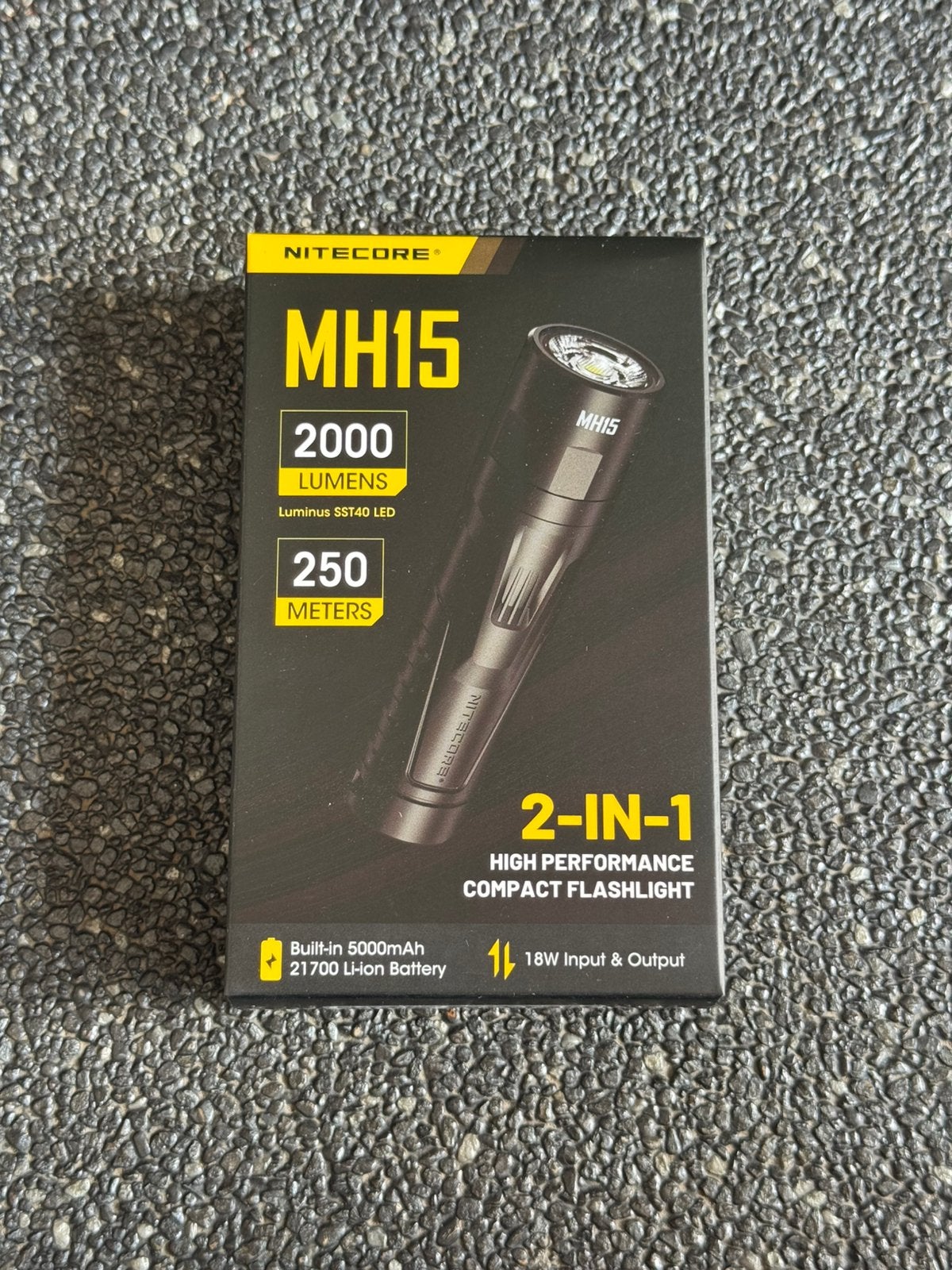 Nitecore MH15 Led Zaklamp Powerbank 2000 Lumen!, Caravans en Kamperen, Ophalen of Verzenden, Nieuw, Accu