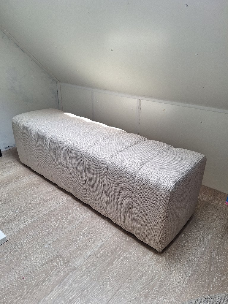 Eettafel bank type Erie, Ophalen, Gebruikt