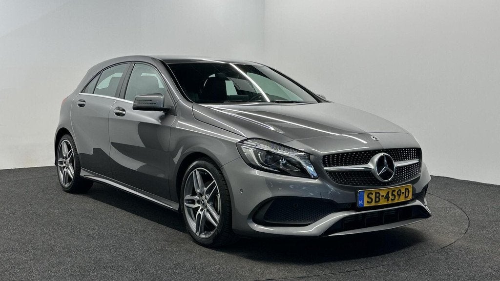 Mercedes A-klasse 180 Sport Edition AMG NAVI CAMERA CRUISE 8, Auto's, Mercedes-Benz, Gebruikt, 4 cilinders, Met garantie (alle)