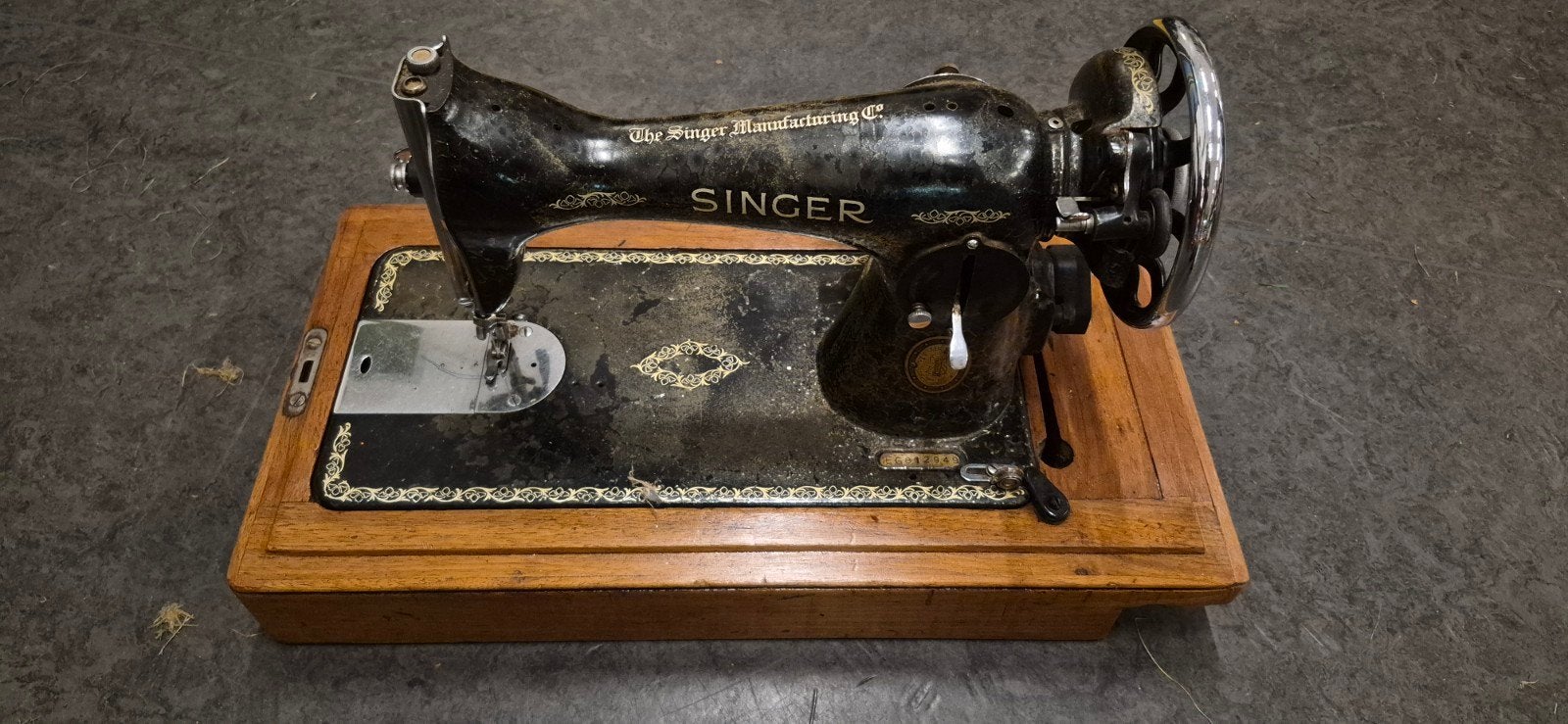 Antieke Singer Naaimachine met Voetpedaal - EG812949, Ophalen of Verzenden, Gebruikt, Naaimachine, Singer