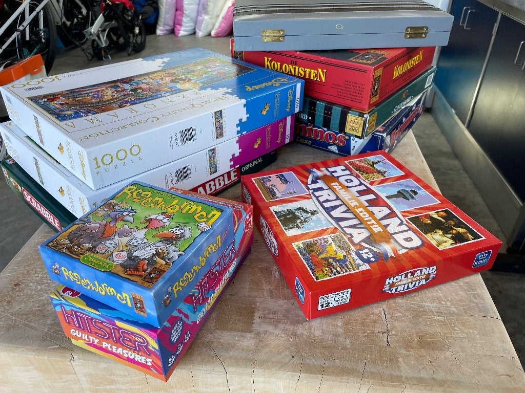 Complete Bordspellen Scrable ectDisney puzzelsALLEEN OPHALEN, Hobby en Vrije tijd, Gezelschapsspellen | Bordspellen, Ophalen, Gebruikt