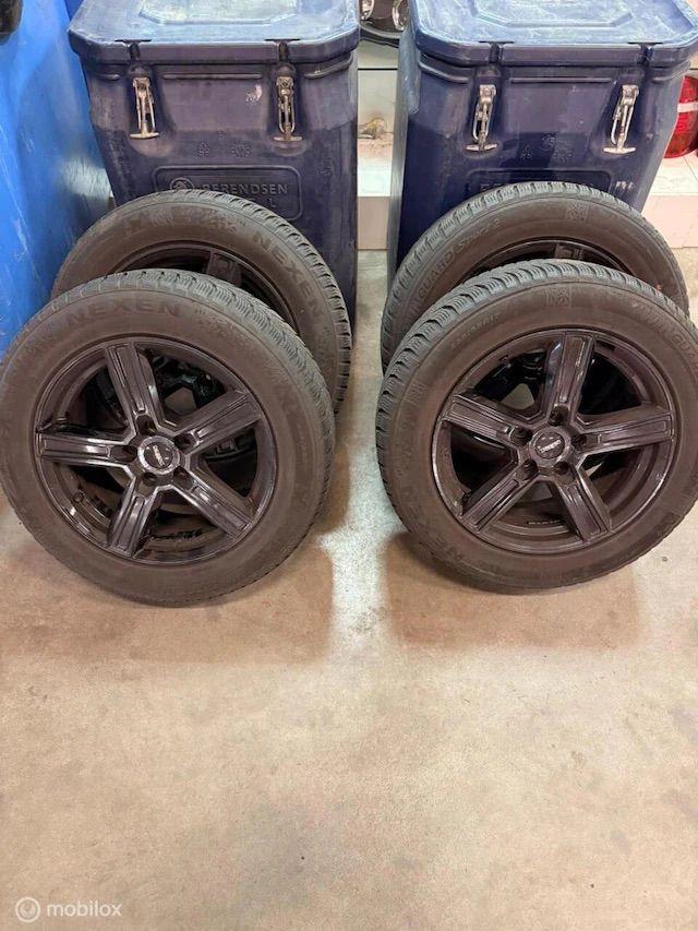 Winterbanden Mercedes Vito V-Klasse 2016-heden 17 inch, Auto-onderdelen, Banden en Velgen, Banden en Velgen, 17 inch, 225 mm, Bestelwagen