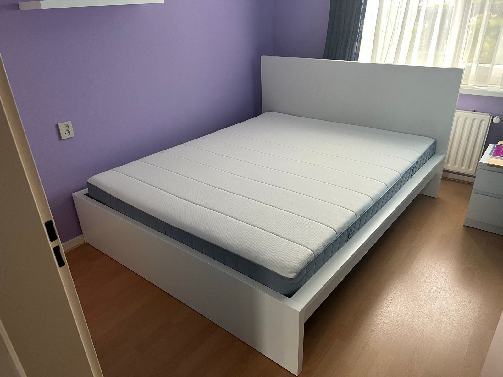 Malm bedonderstel 160x200, 2x lonnset bodem, Vesteroy matras, Ophalen, Verstelbaar, Wit, Tweepersoons