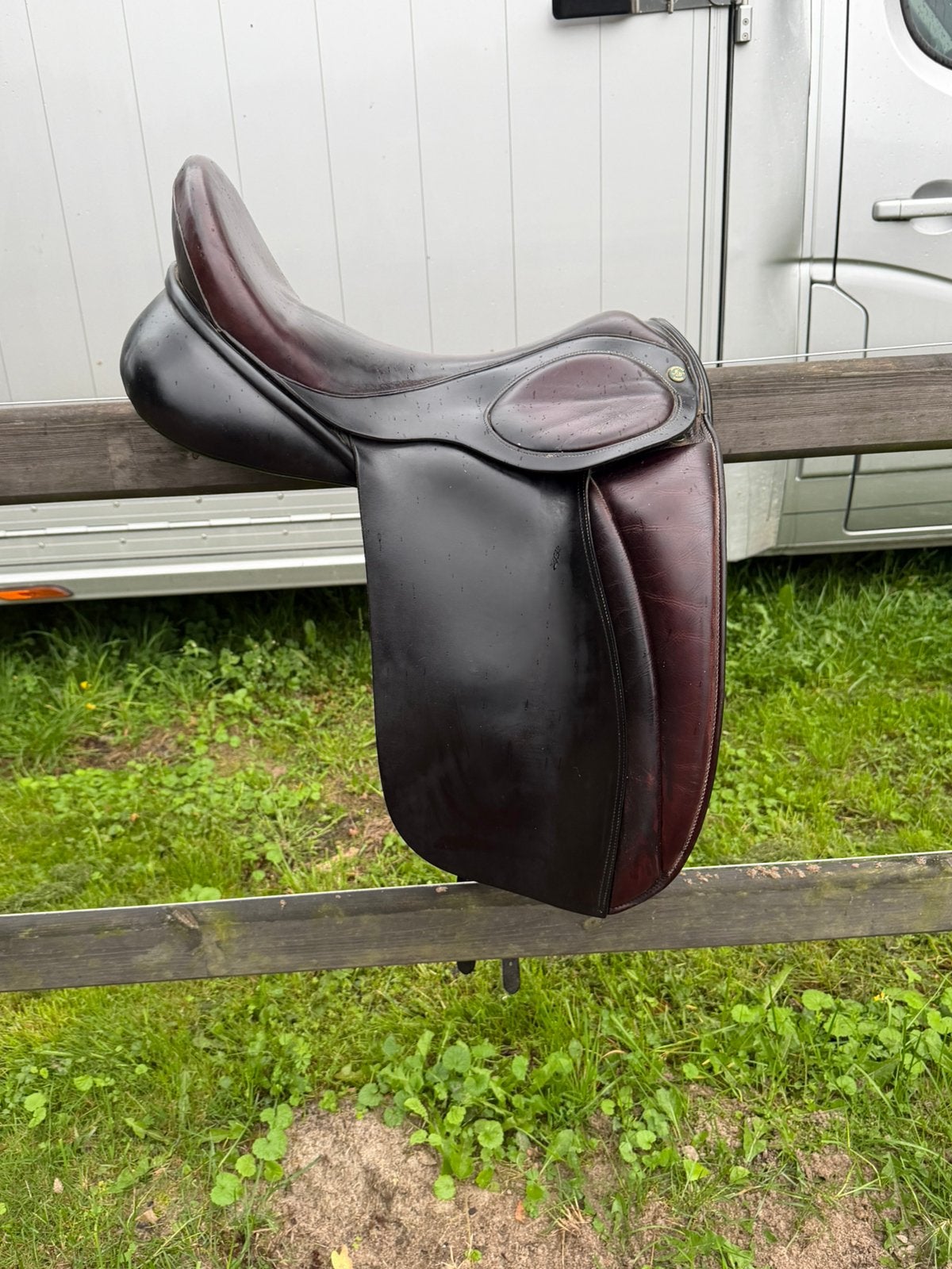 Te koop in zeer nette staat Hulsebos zadel, Hulsebos, Gebruikt, Dressuur, XL (18 inch of meer)