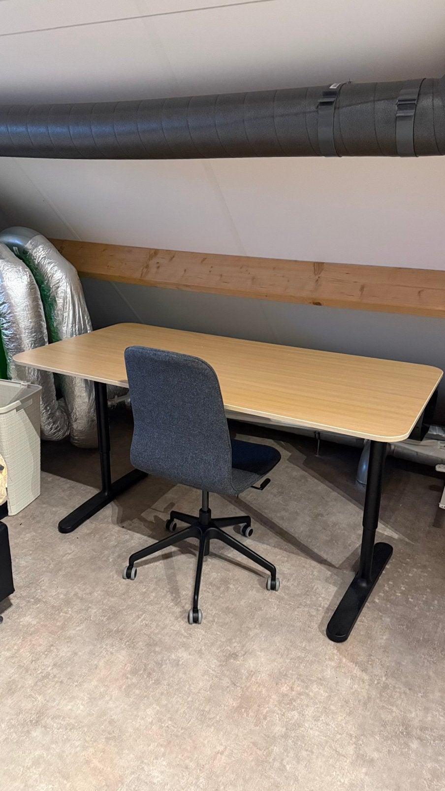 IKEA verstelbaar bekant bureau 160 x 80 cm met bureaustoel, Huis en Inrichting, Ophalen, Zo goed als nieuw