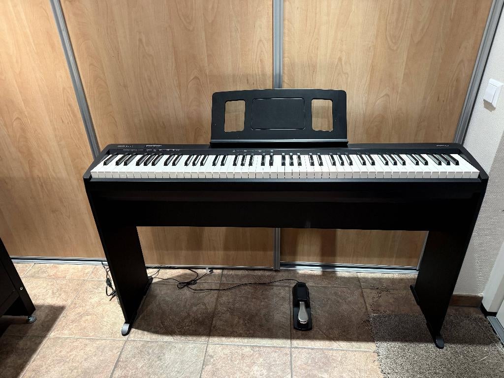 Roland FP-10 Digitale piano met luxe standaard en pedaal, Ophalen, Zwart, Digitaal, Zo goed als nieuw