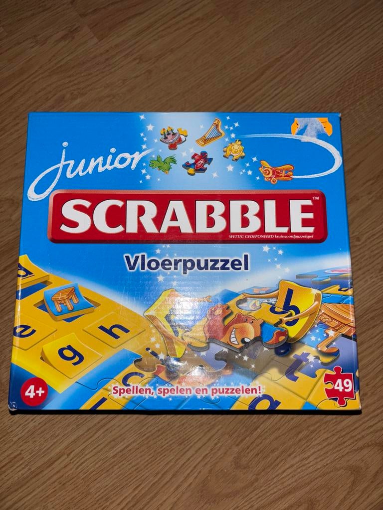 Junior Scrabble Vloerpuzzel - Spellen, spelen en puzzelen!, Ophalen of Verzenden, Minder dan 500 stukjes, Gebruikt, Legpuzzel