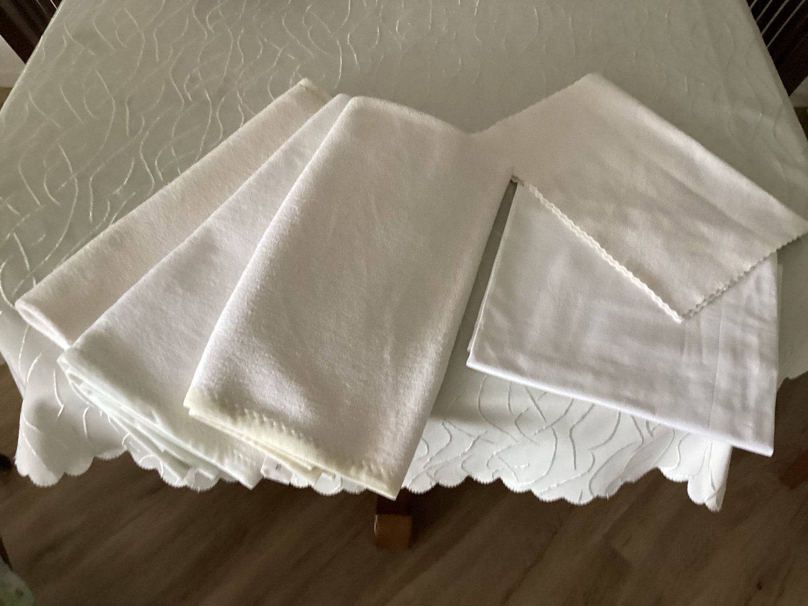 Te Koop : 3 stuks dekentjes en een lakentje ., Jongetje of Meisje, Wit, Ophalen of Verzenden, Deken of Dekbed