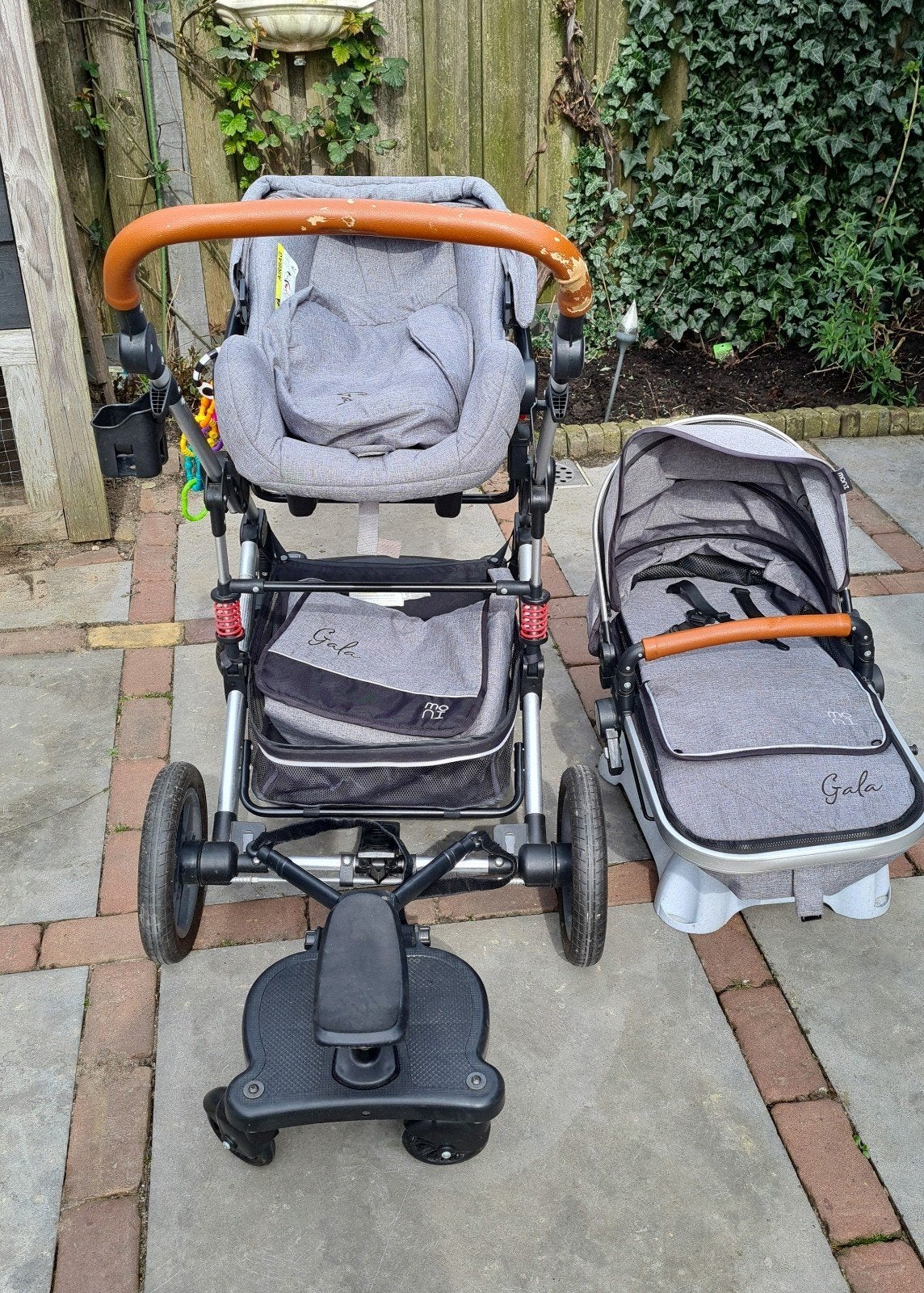 Complete en Comfortabele Moni Gala kinderwagen, Gebruikt, Verstelbare duwstang, Combiwagen, Ophalen