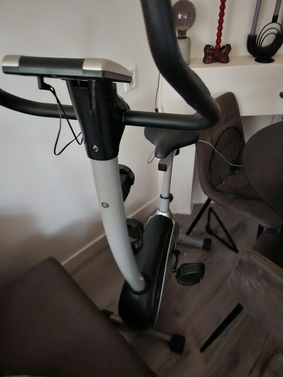 Hometrainer met Magnetisch Remsysteem - Zo goed als nieuw