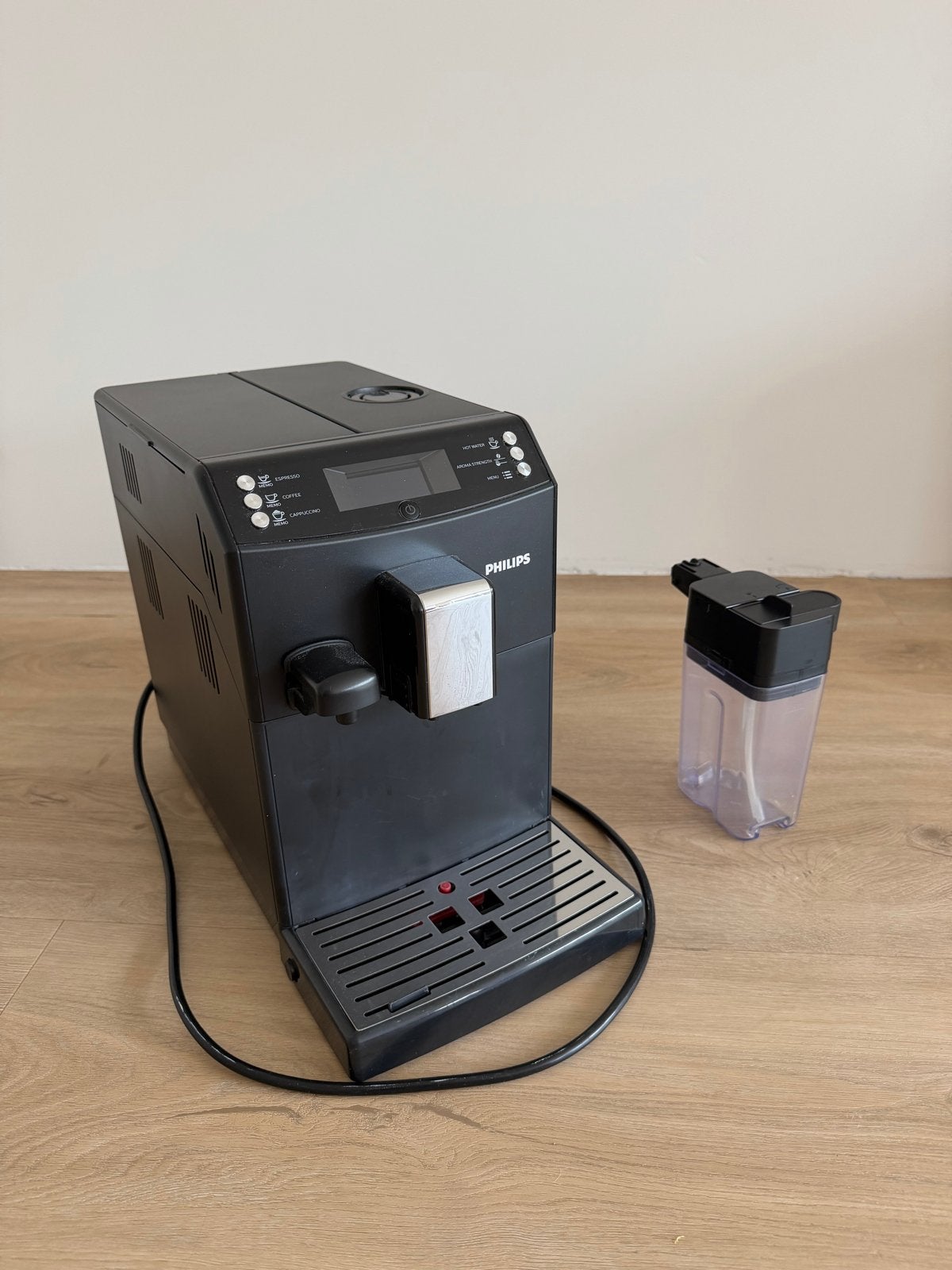 Philips EP3550 Koffiezetapparaat met Melkopschuimer, Ophalen, Afneembaar waterreservoir, Gebruikt, Espresso apparaat