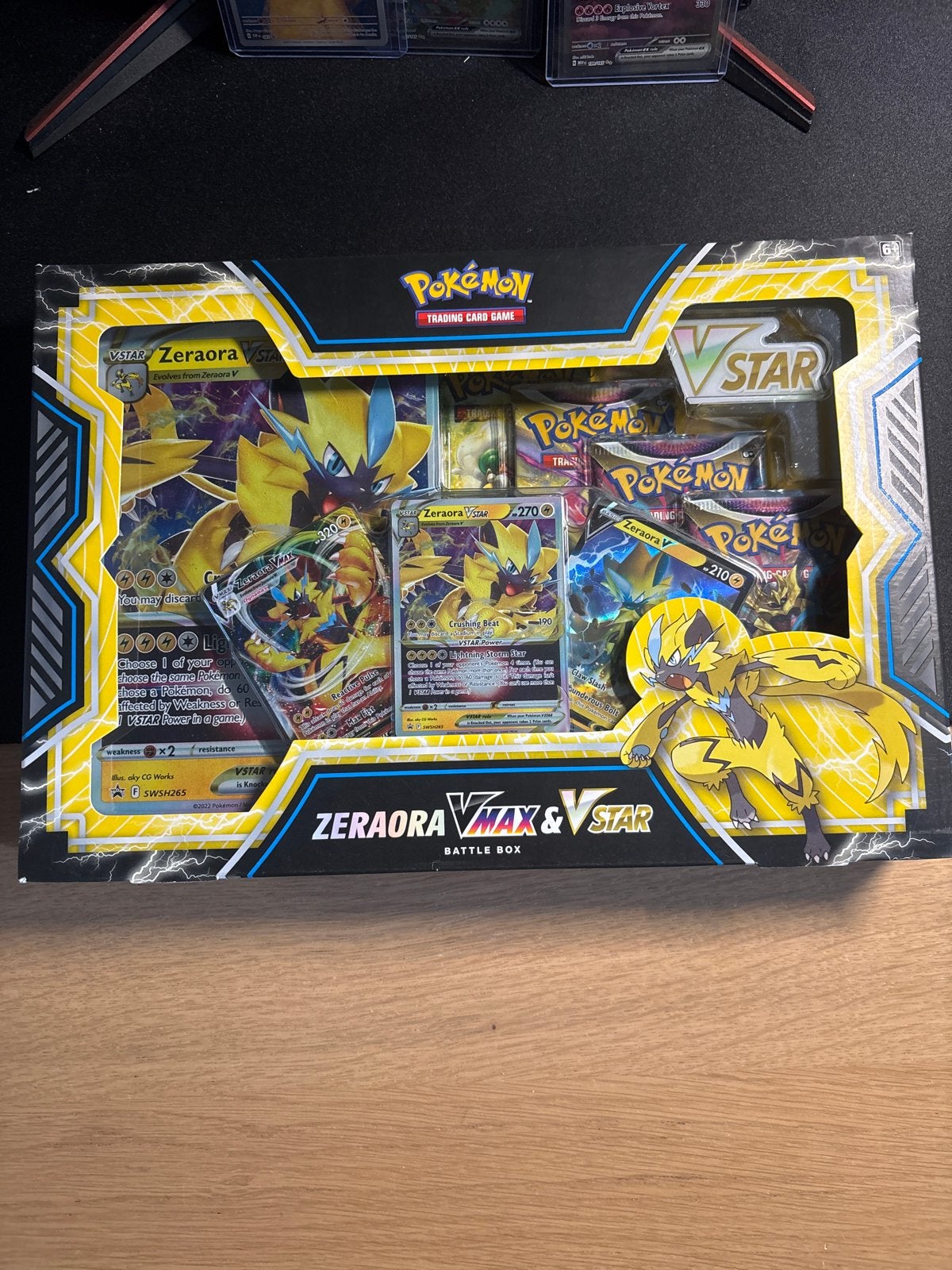 Zeraora VMAX & VSTAR Battle Box, Hobby en Vrije tijd, Verzamelkaartspellen | Pokémon, Ophalen of Verzenden, Nieuw, Overige typen