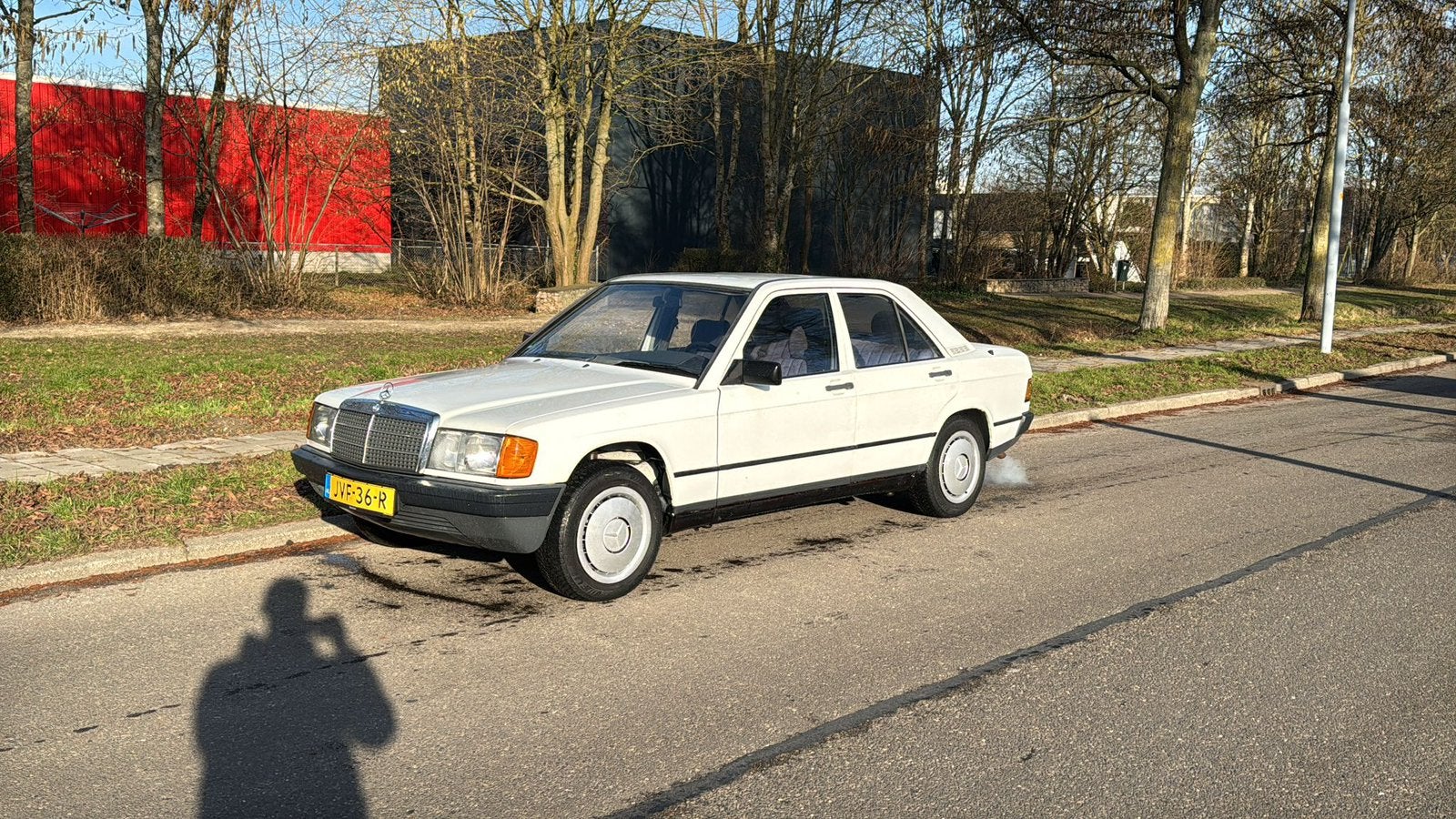 Mercedes 190e - belastingvrij - automaat - schuifdak, Auto's, Mercedes-Benz, Automaat, 1998 cc, Achterwielaandrijving, 118 pk