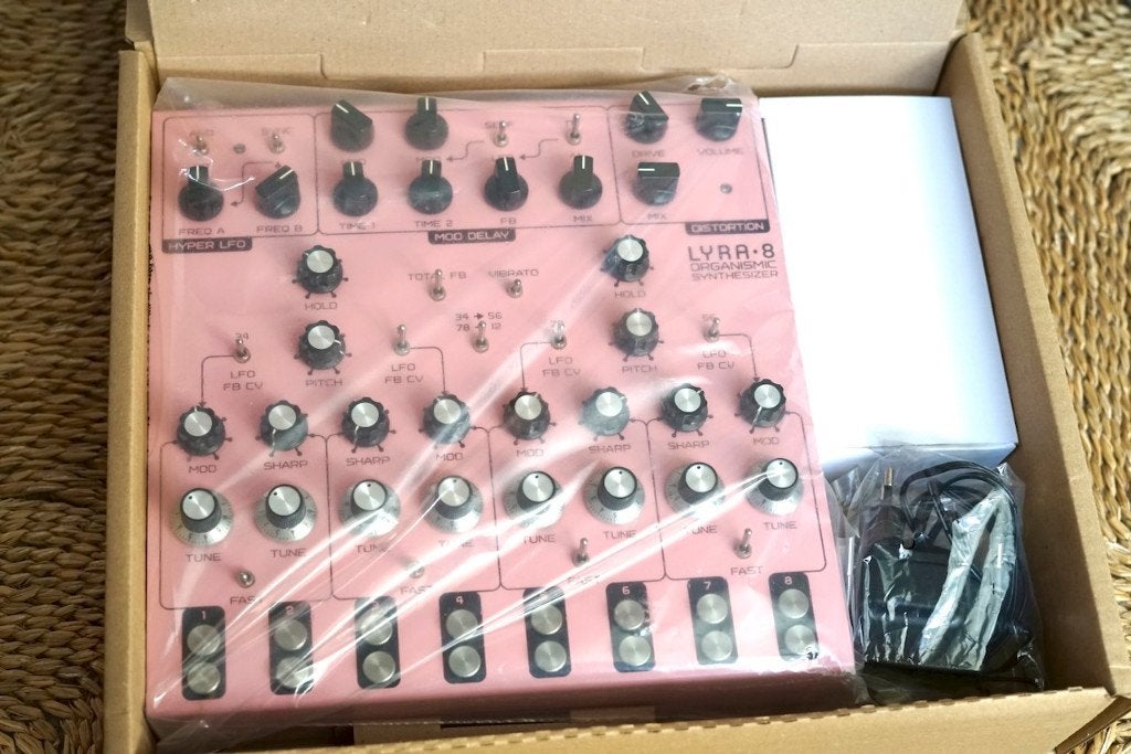 Soma Lyra 8 synthesizer (roze), Ophalen of Verzenden, Zo goed als nieuw, Overige aantallen, Overige merken