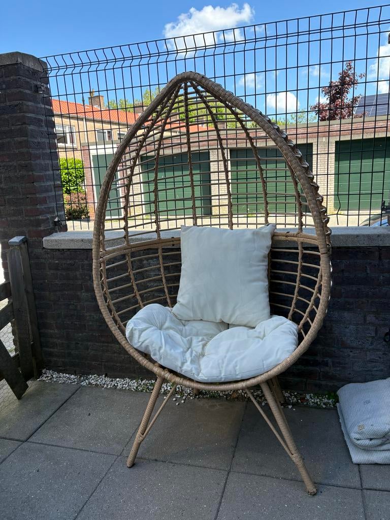 Rotan loungestoel/egg chair tuinstoel, Ophalen, Gebruikt, Rotan