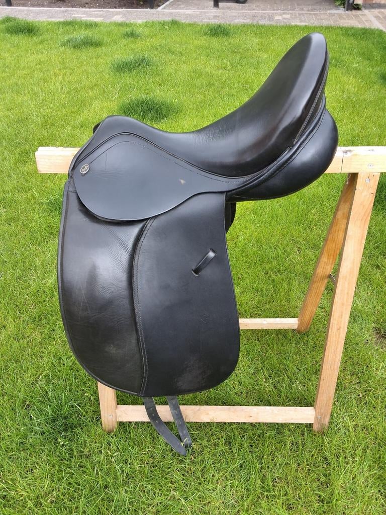 SeabBis Zamora dressuurzadel, 17,5 inch, Dieren en Toebehoren, Ophalen of Verzenden, Gebruikt, Dressuur