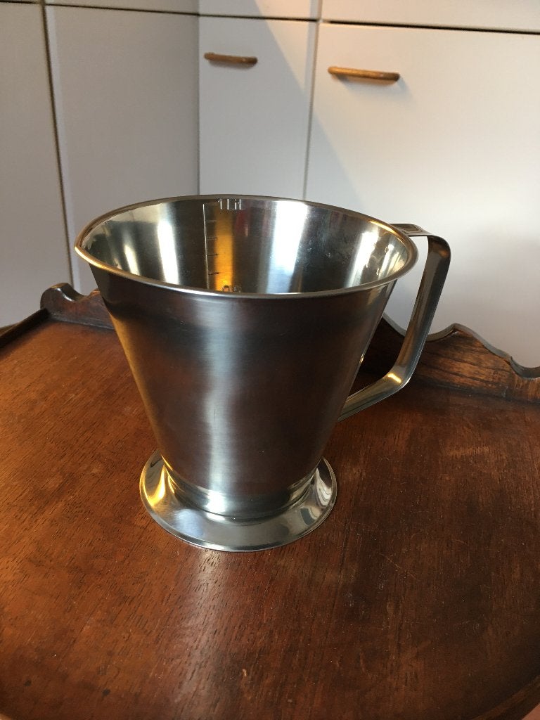 RVS maatbeker met schenktuit, Overige typen, Zilver, Ophalen of Verzenden, Zo goed als nieuw