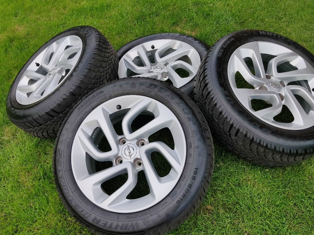 Opel Crossland winterwielen 195/60 R16 + Druksensoren, Ophalen, Gebruikt