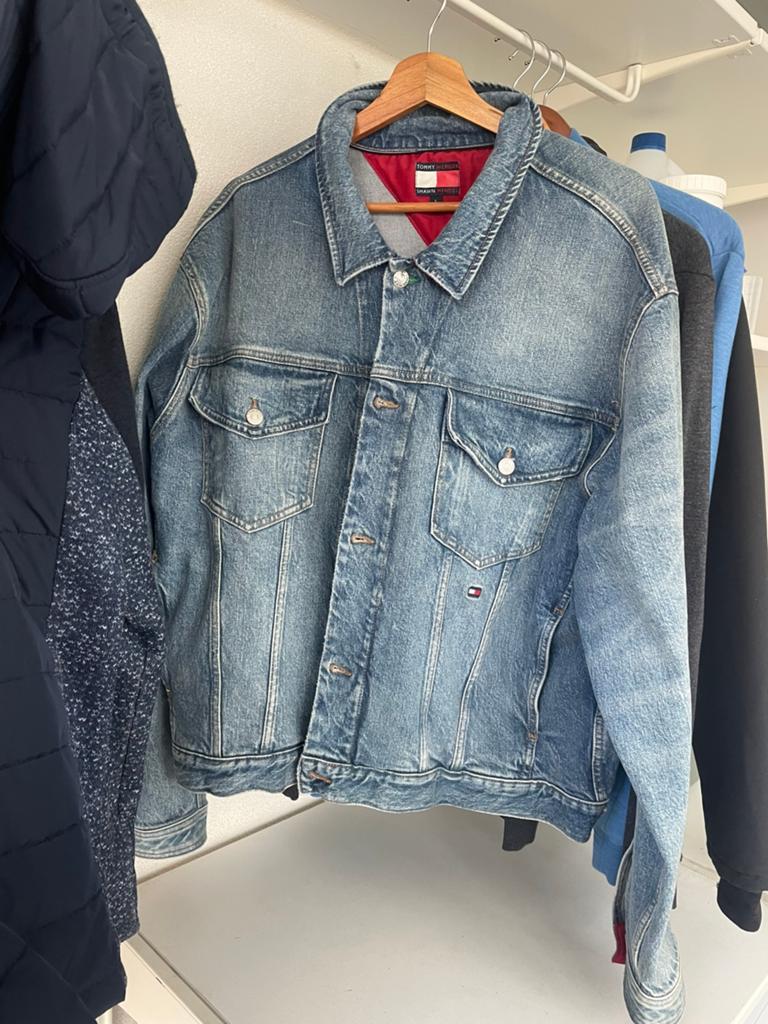 Tommy Hilfiger Shawn Mendes spijkerjas maat L, Ophalen, Zo goed als nieuw, Blauw