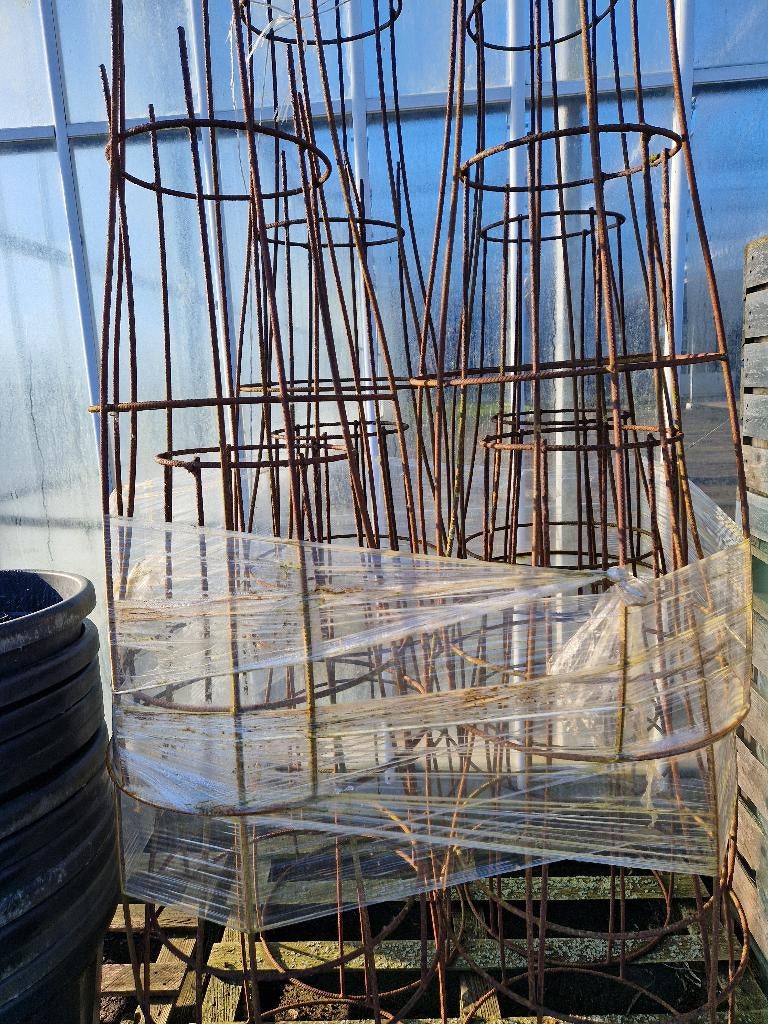 Rek voor leiden van struiken / bomen, Ophalen, Gebruikt, Balkon, Metaal