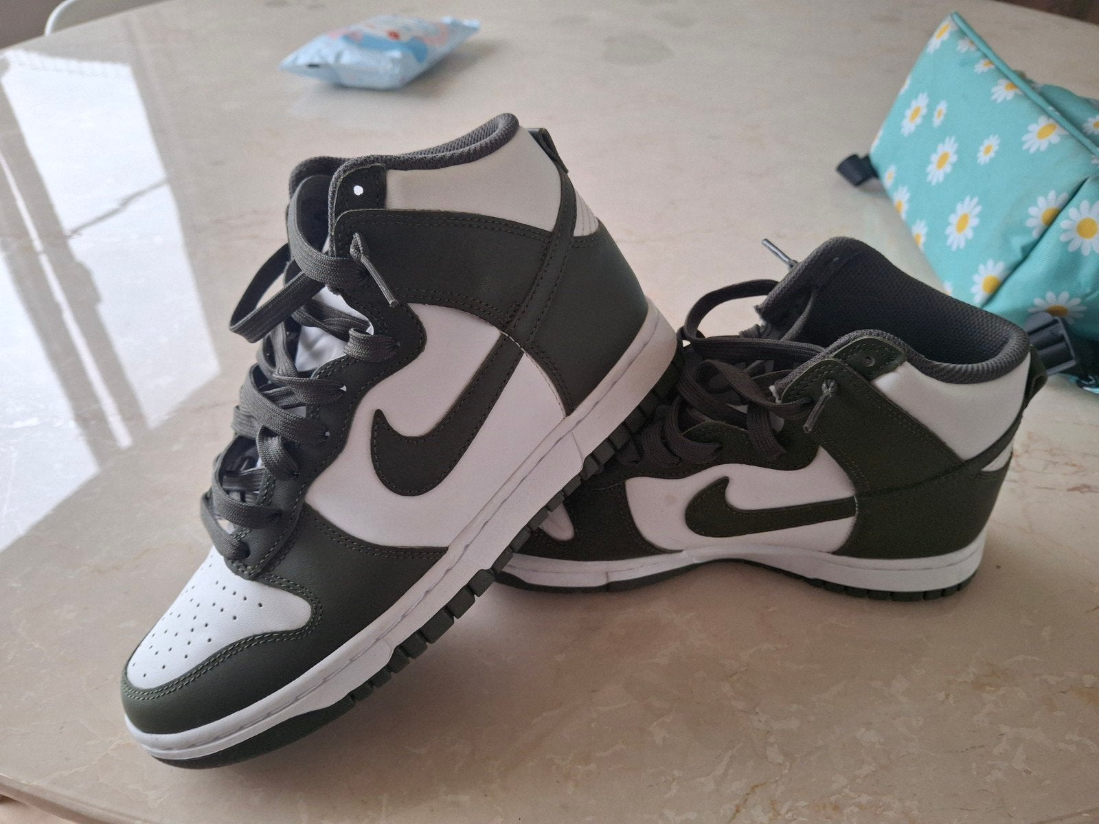 nike high dunk khaki, Ophalen of Verzenden, Zo goed als nieuw, Schoenen