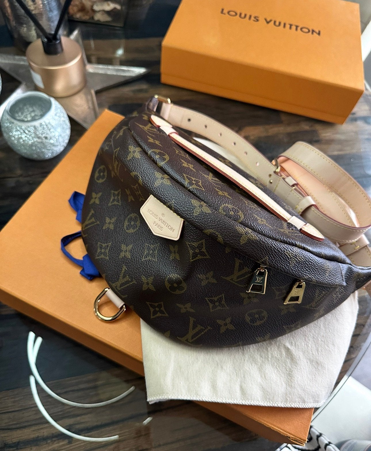Nieuw Bumbag Louis Vuitton chip code, Ophalen, Nieuw, Bruin, Schoudertasje