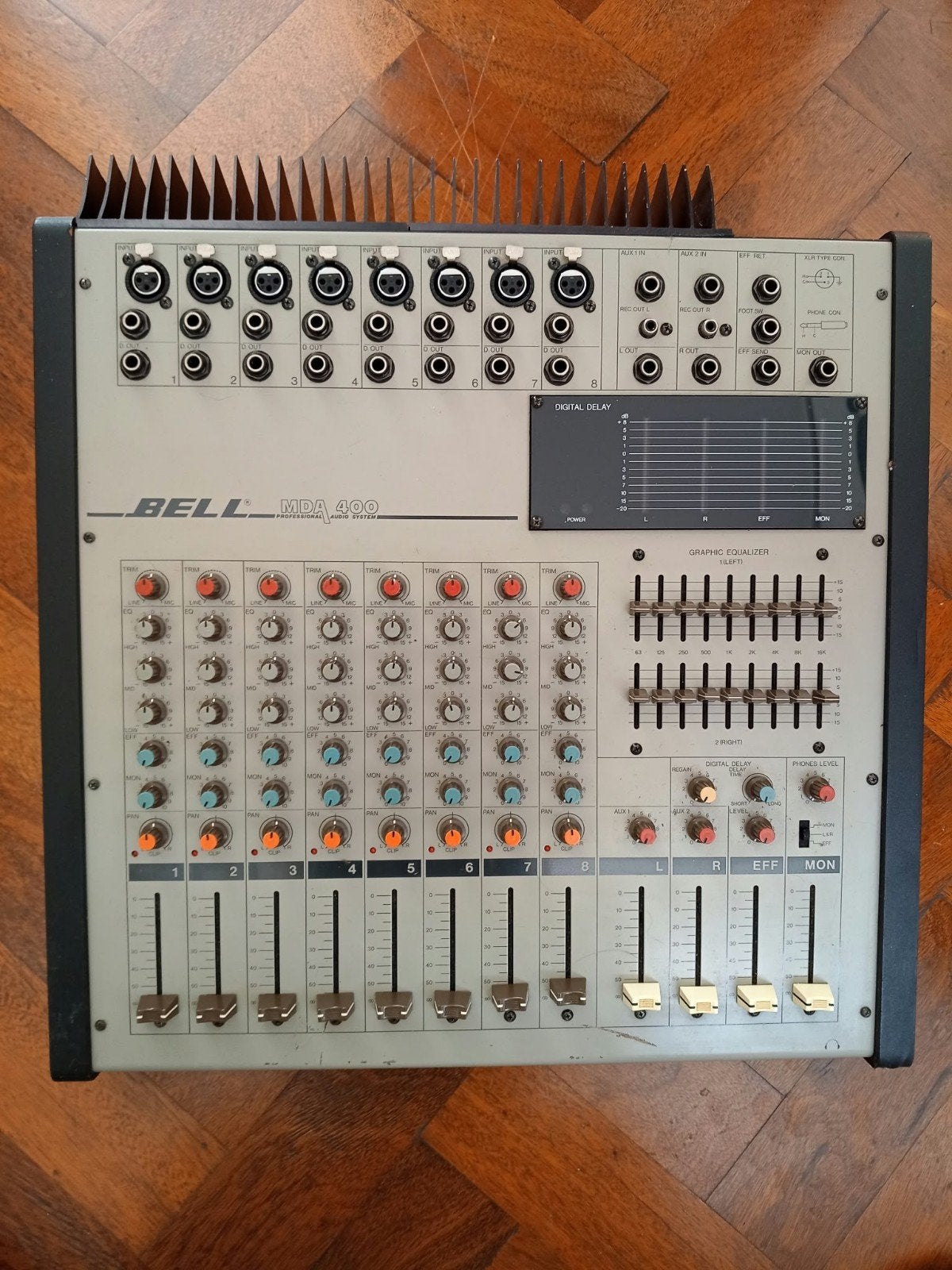 BELL MDA 400 – 8-kanaals mengpaneel, Ophalen, Gebruikt, 5 tot 10 kanalen, Microfooningang