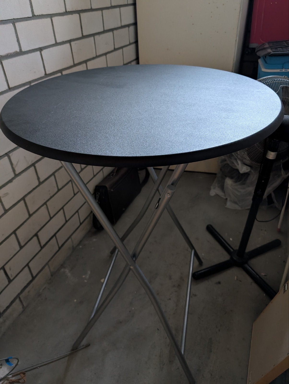 Ronde zwarte klaptafel - Ideaal voor feestjes!, Huis en Inrichting, Tafels | Statafels, Ophalen
