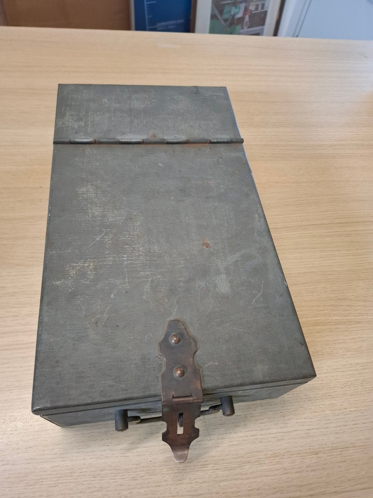 Vintage metalen kistje met handvat, Ophalen of Verzenden