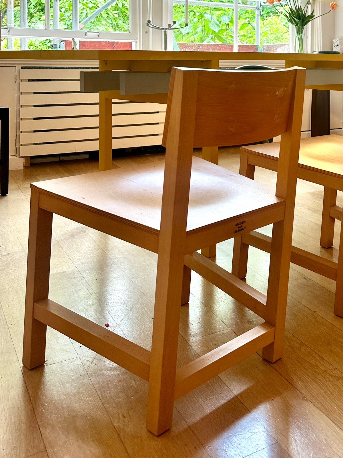 Joep van Lieshout 4 AVL stoelen beukenhout, Ophalen