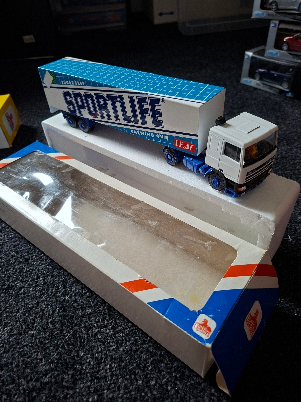 Sportlife Vrachtwagen Model - Gedetailleerd en Compleet, Overige merken, 1:32 tot 1:50, Ophalen of Verzenden, Zo goed als nieuw