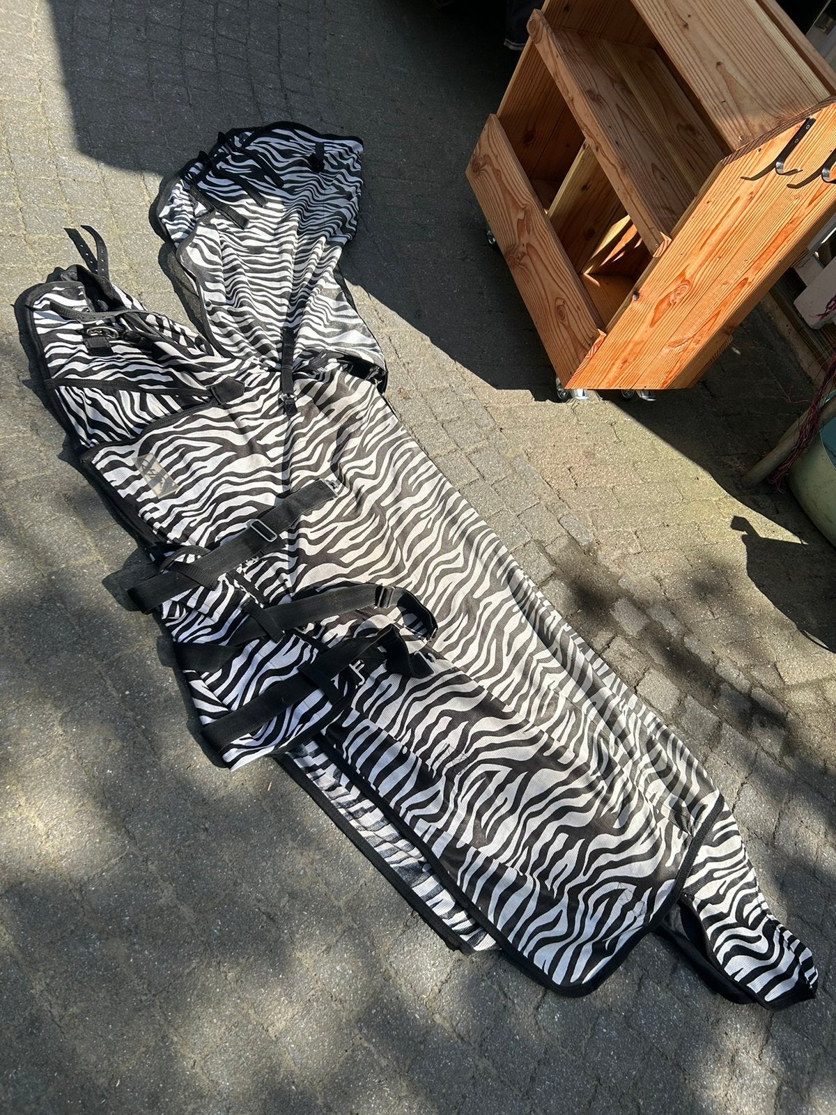 QHP zebra vliegendeken met afneembare hals maat 175, Dieren en Toebehoren, Paarden en Pony's | Dekens en Dekjes, Ophalen of Verzenden